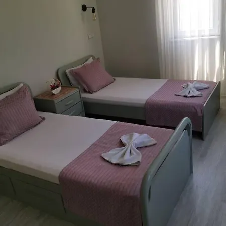 Cam Ormani Icinde Havuzlu Daire Apartman Fethiye