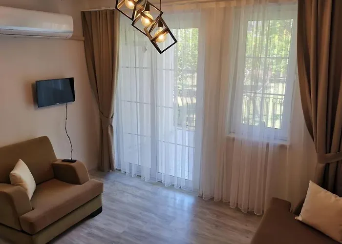 Cam Ormani Icinde Havuzlu Daire * Fethiye
