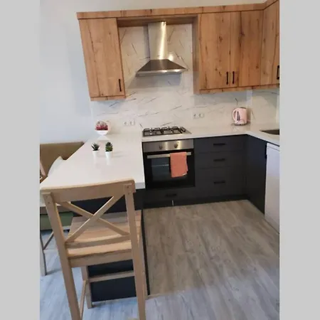 çam Ormanı Içinde Havuzlu Daire *