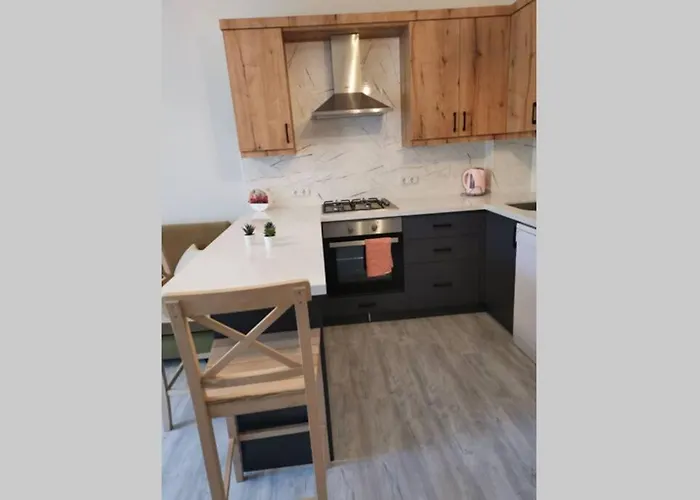 çam Ormanı Içinde Havuzlu Daire *