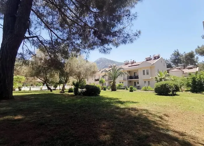 çam Ormanı Içinde Havuzlu Daire Fethiye