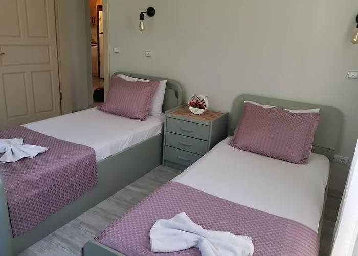 Cam Ormani Icinde Havuzlu Daire